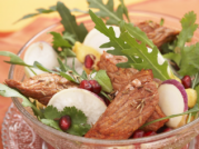 Sauté d'agneau en salade exotique, fruitée et épicée