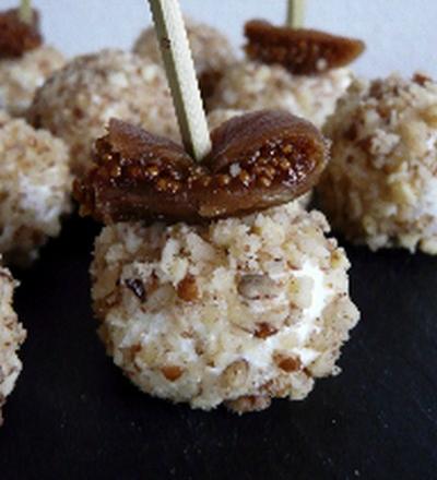 Truffes salées de chèvre aux fruits secs