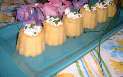 Petits cannelés au fromage de chèvre frais