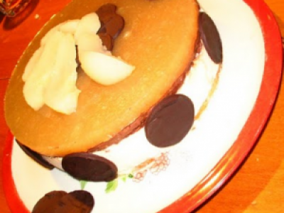 Bavarois poires-chocolat sur lit d'amandes