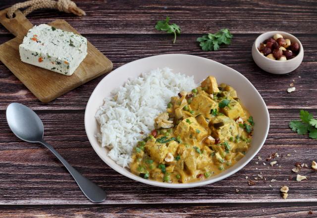 Curry de tofu épinard noisette aux légumes et lait de coco