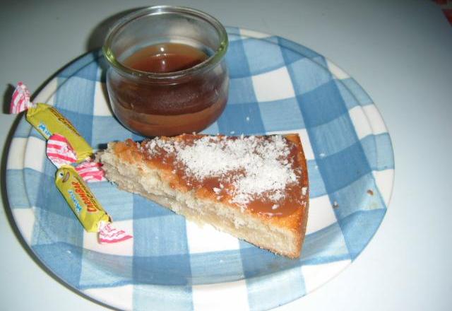 Gâteau au yaourt banane et coco à la sauce carambar