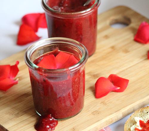 Confiture de fraises & pétales de roses