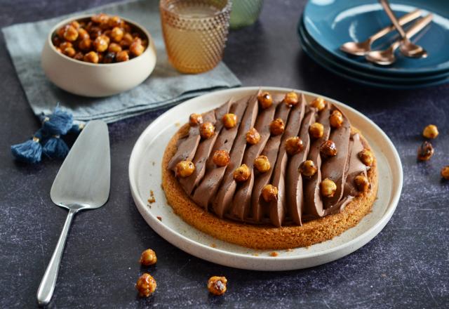 Tarte festive au chocolat et noisettes caramélisées