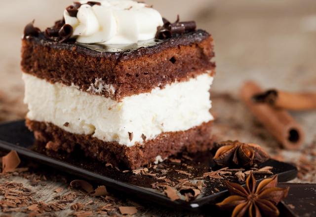 Carrés de biscuit au chocolat et épices façon Forêt-Noire