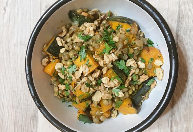 Salade de lentilles au potimarron rôti et granola salé