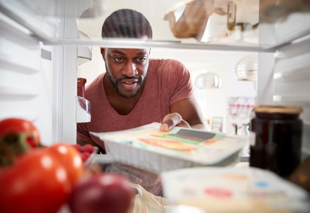 Comment et combien de temps laisser refroidir un plat avant de le stocker au réfrigérateur ? Une experte tranche la question