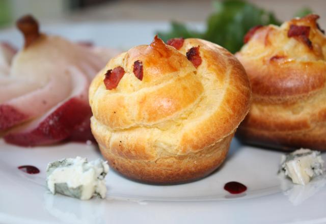 Chouquette crème de roquefort, pépites de lardons