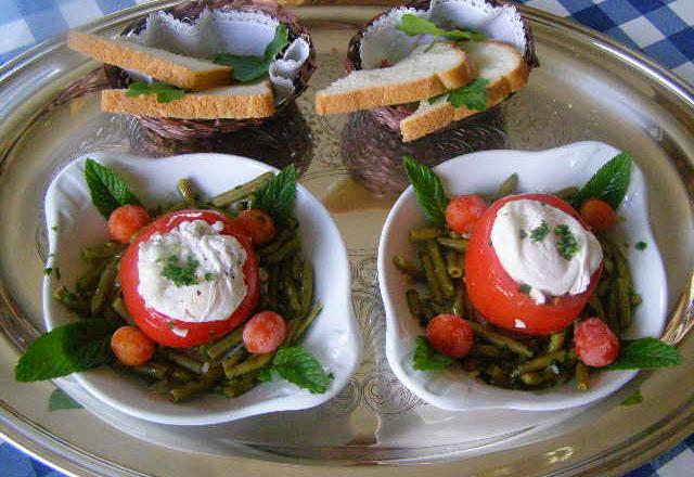 En-cas œufs pochés, jambon, tomates et haricots verts