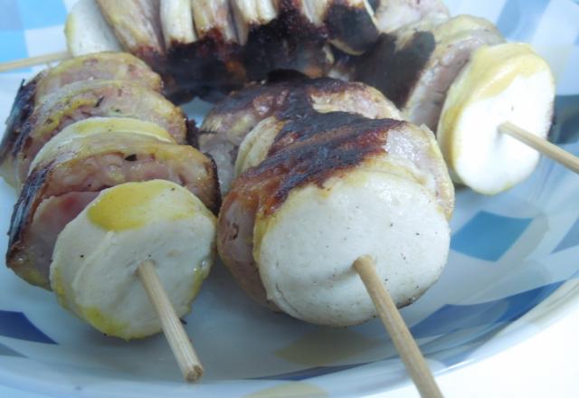 Petites brochettes de boudin blanc et d'andouillette à la moutarde de Reims