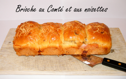 Brioche au comté et aux noisettes