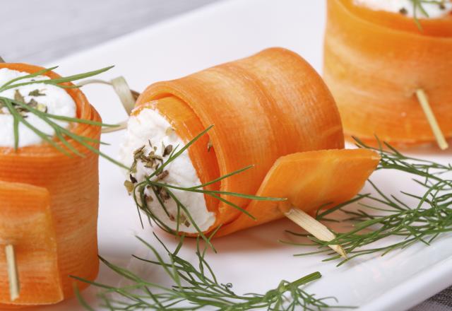 Rouleaux de carottes garnis au fromage frais