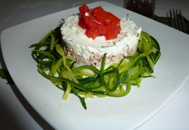 Cœur fondant au thon et chèvre spaghetti de courgettes