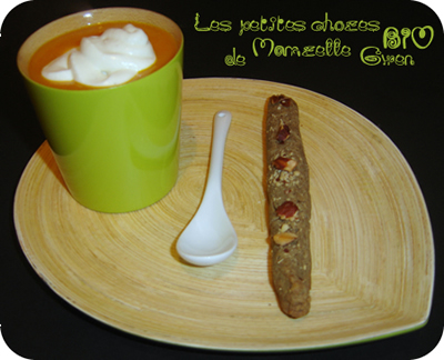 Capuccino de potimarron, chantilly au fromage de chèvre et faux gressin aux amandes