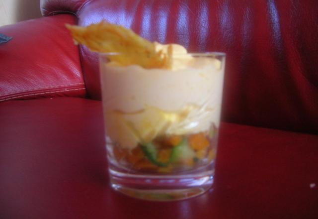 Verrine de petits légumes à l'orange avec sa chantilly de carotte et une tuile gruyère, orange