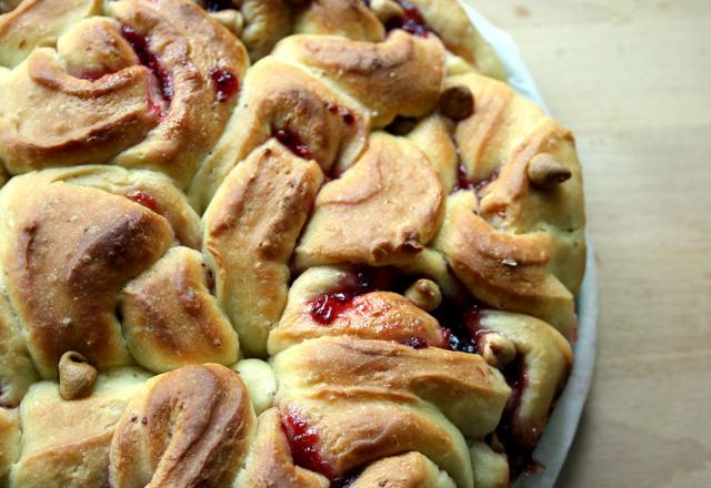 Brioche à la confiture et au beurre de cacahuètes