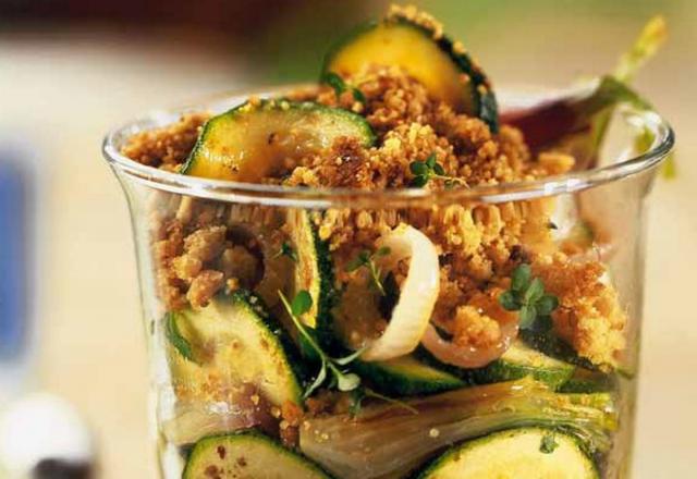 Crumble aux courgettes et aux oignons