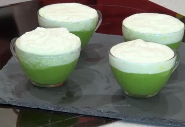 Velouté de petits pois et chantilly de Roquefort