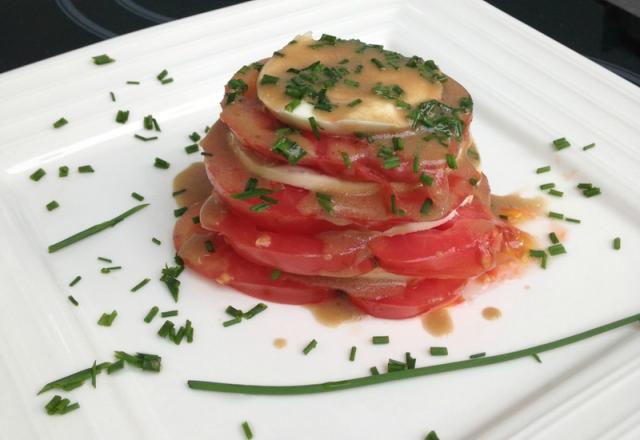 Mille-feuilles de tomates et mozzarella