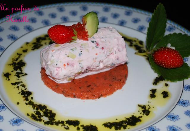 Cylindre de chèvre frais / tomates /courgettes et fraises sur lit de gelée de pesto tomates / fraises