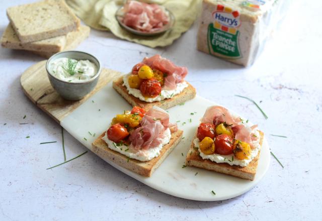 Tartines de tomates cerise confites, feta et jambon de Serrano