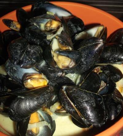 Moules à la crème et curry