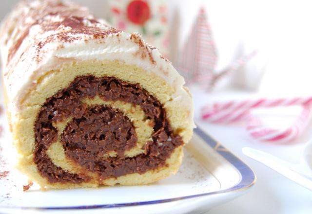 Bûche de Noël au praliné feuilleté