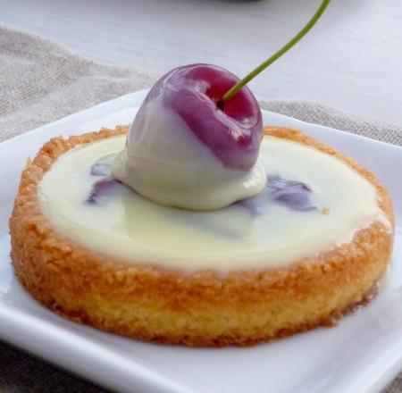 Tartelettes aux cerises et chocolat blanc