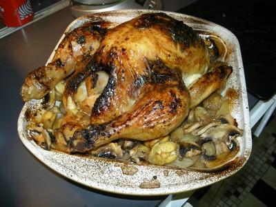 Poulet farci aux poires sur lit de marrons