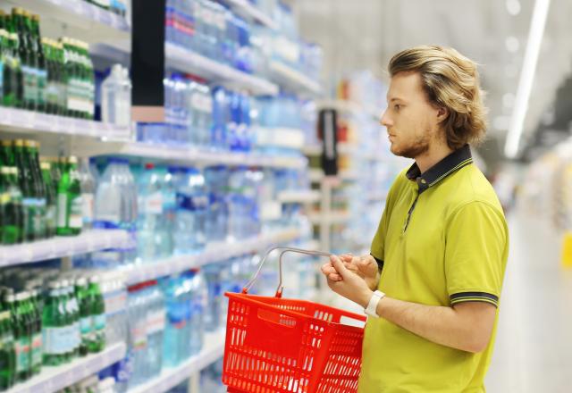 Les bouteilles vertes et rouges de Badoit, c’est fini : voici pourquoi