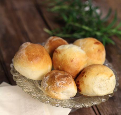 Briochettes apéritives aux abricots secs farcis au roquefort