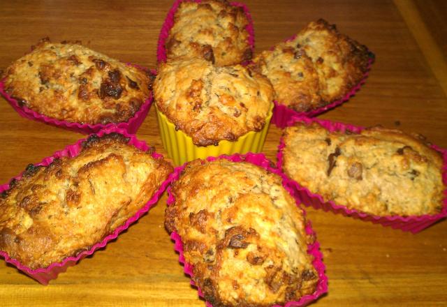 Muffins aux pépites de chocolat au beurre de cacahuète et cacahuètes entières