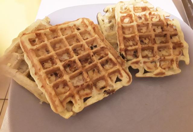 Gaufres au jambon et aux tomates séchées