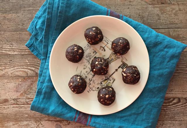 Energy balls dattes et chocolat sans cuisson