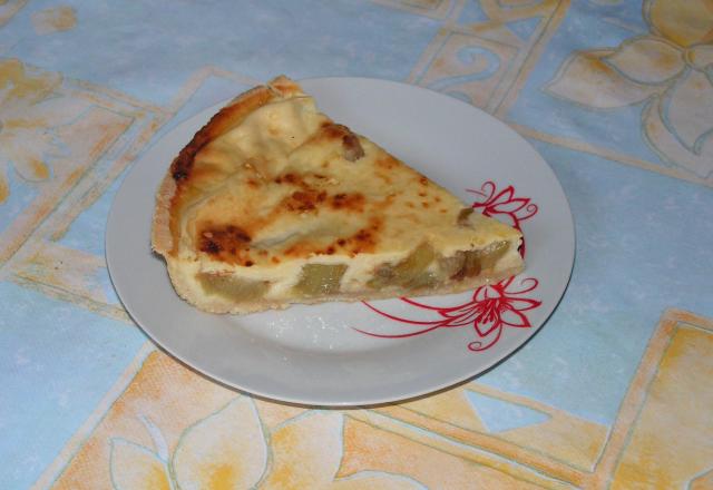 Tarte à la rhubarbe aux biscuits sablés