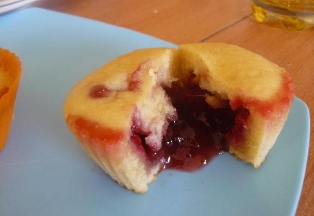 Muffins framboises et confiture de fraises