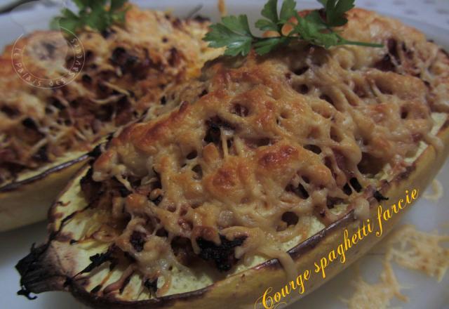 Courge spaghetti farcie au fromage, oignon et herbes de Provence