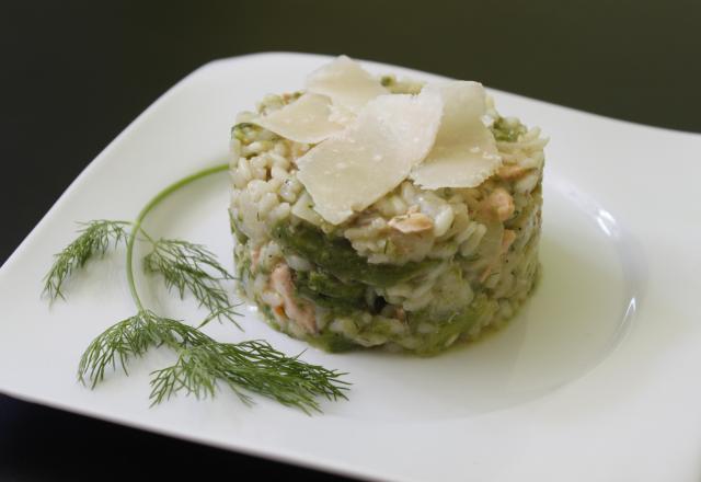 Risotto au saumon et têtes d'asperges vertes