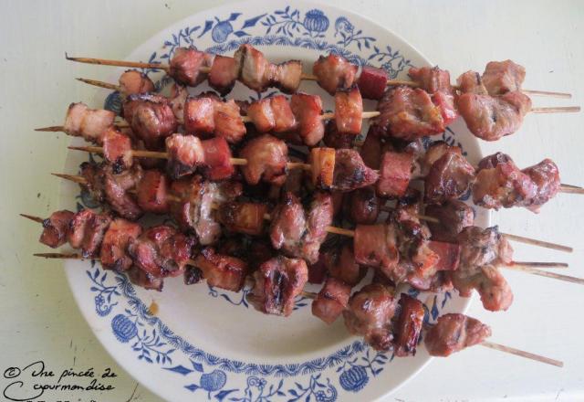 Petites brochettes au porc et au miel