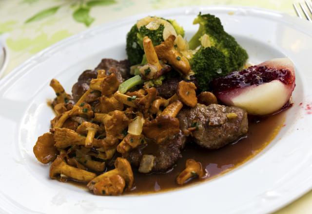 Filet de chevreuil aux chanterelles, sauce Grand Veneur