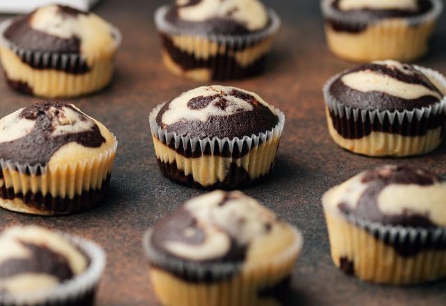 Sans beurre mais pas sans saveurs : cette diététicienne partage sa recette pour faire des mini marbrés plus sains