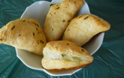 Petits chaussons aux épinards et à la coriandre