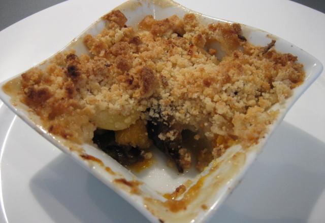 Crumble pommes pruneaux abricots saveur cannelle-citron