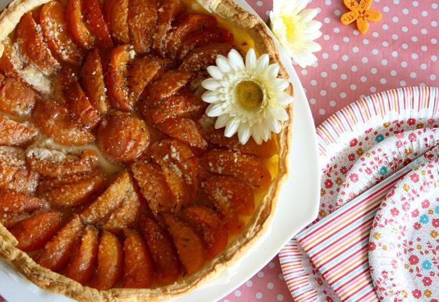 Tarte aux abricots et miel de fleurs