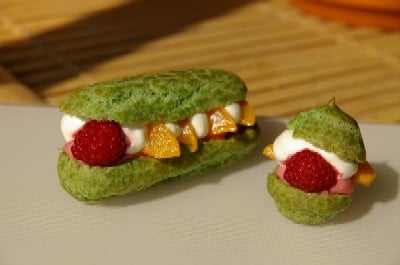 Eclair Pistache-Abricots-Framboises