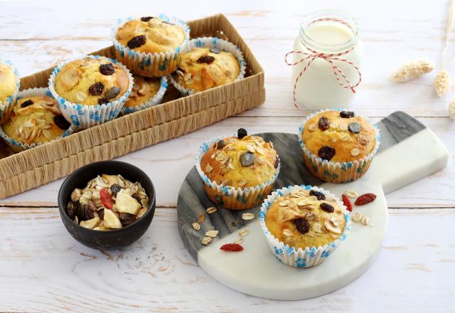 Muffins au muesli bananes, goji et noix de cajou