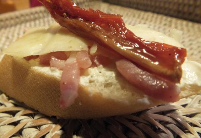 Toast tomate séchée et lardons