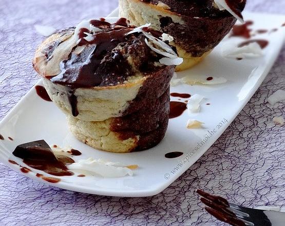 Popovers marbrés à la noix de coco et chocolat noir