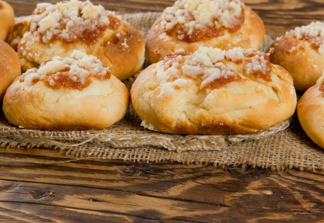 Petits fours aux amandes concassées et confiture de lait