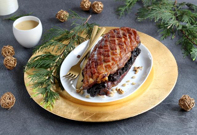 Magret de canard aux fruits secs et sauce à la fève tonka